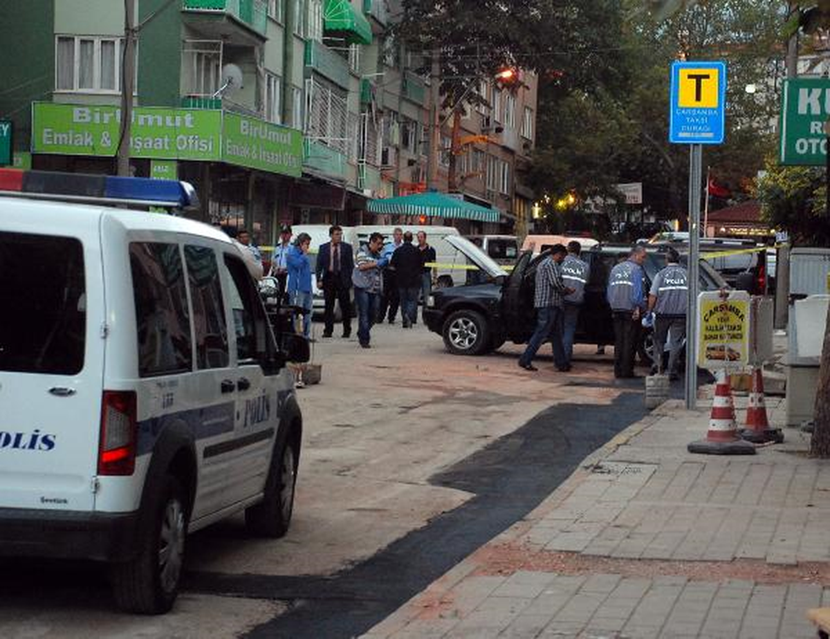 Park Halindeki Çalıntı Cip, Bomba Paniği Yaşattı