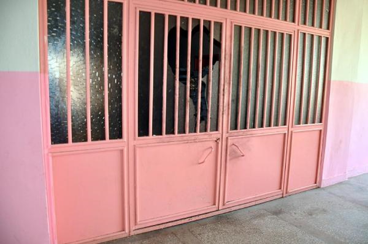 PKK\'lı Teröristler Diyarbakır ve Şırnak\'ta 9 Okula Saldırdı; 3 Öğrenci, 2 Öğretmen Yaralı(2)