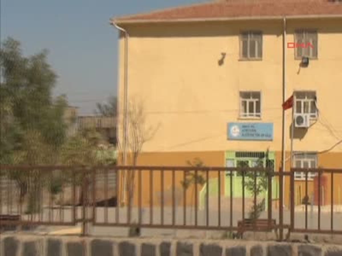 Şırnak\'ta Okullara PKK Saldırısı