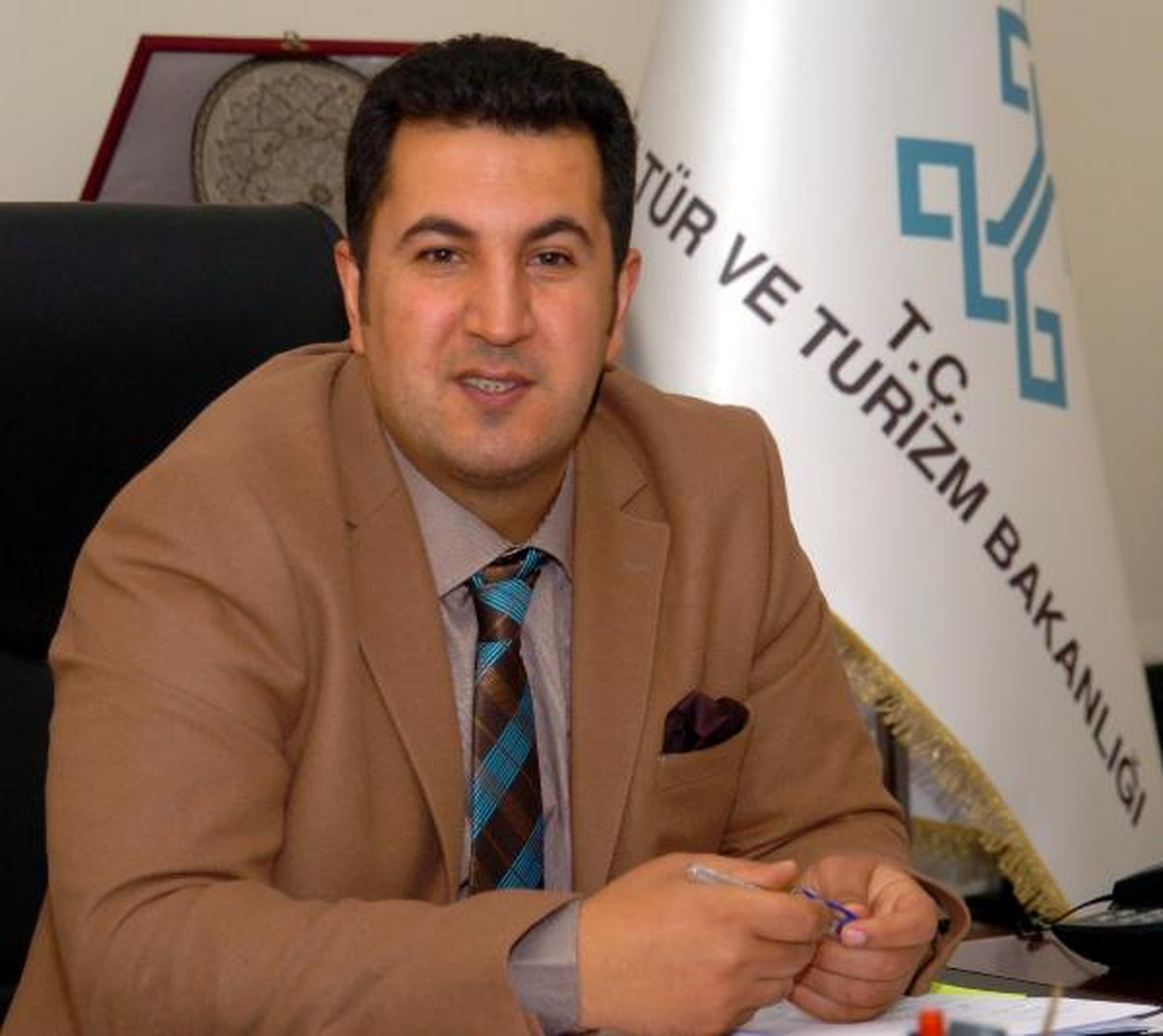 Van Anıtlar Bölge Müdürü\'nden Teneke Cami ve Minare Tepkisi