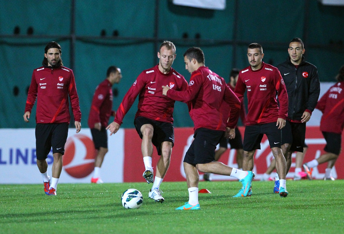 A Milli Futbol Takımı Hazırlıklarını Sürdürdü