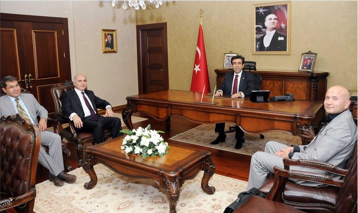 Ankara Karamanlılar Derneği Yönetiminden Güzeloğlu\'na Ziyaret