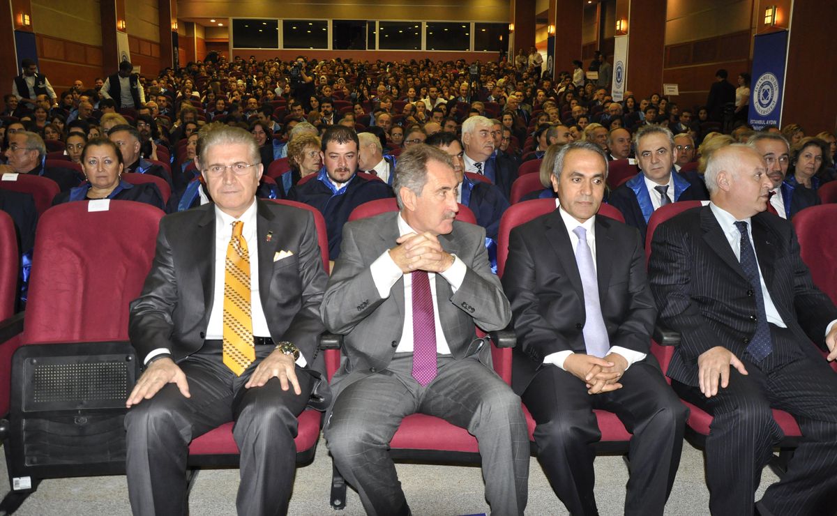 Bakan Günay: "Turizmde Hedefimiz Dünyada İlk 5\'e Girmek"
