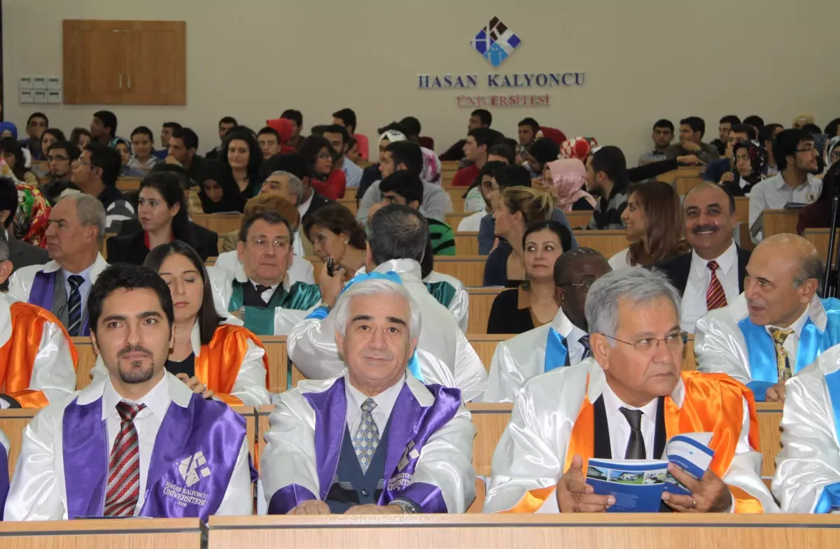 Bakan Kılıç, HKÜ\'nün Akademik Yılı Açılış Törenine Katıldı