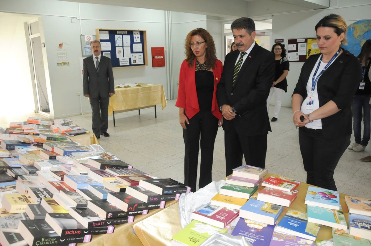 Belediyeden Kütüphaneye Kitap Bağışı