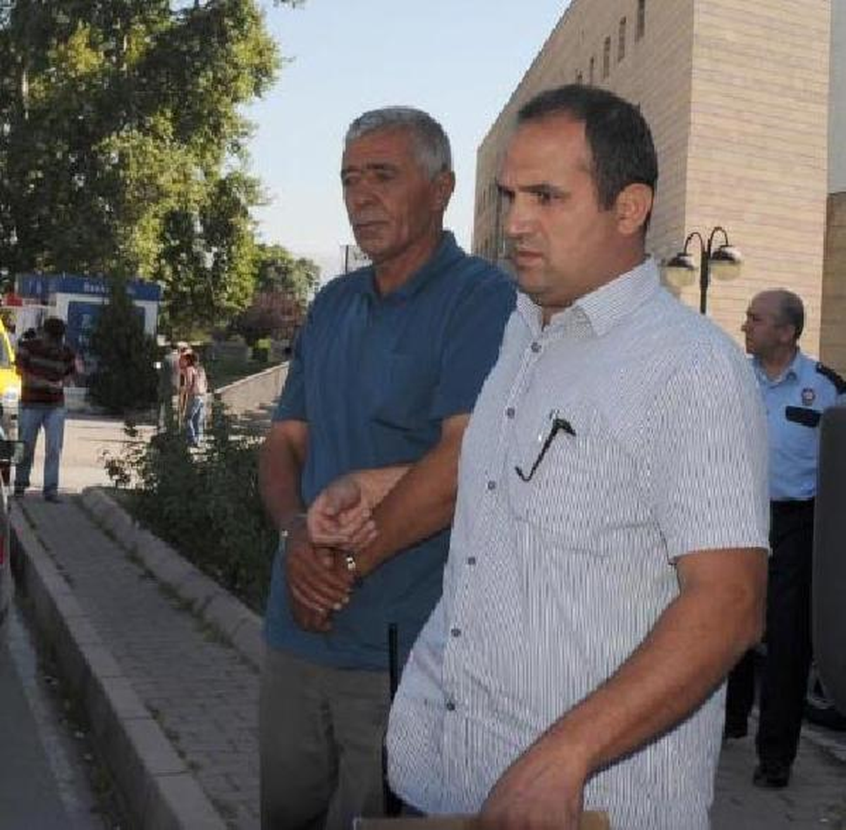 Boşanma Davası Açan Eşini, Kadın Kıyafeti Giyip Öldüren Kocaya, İlk Duruşmada Ağırlaştırılmış...