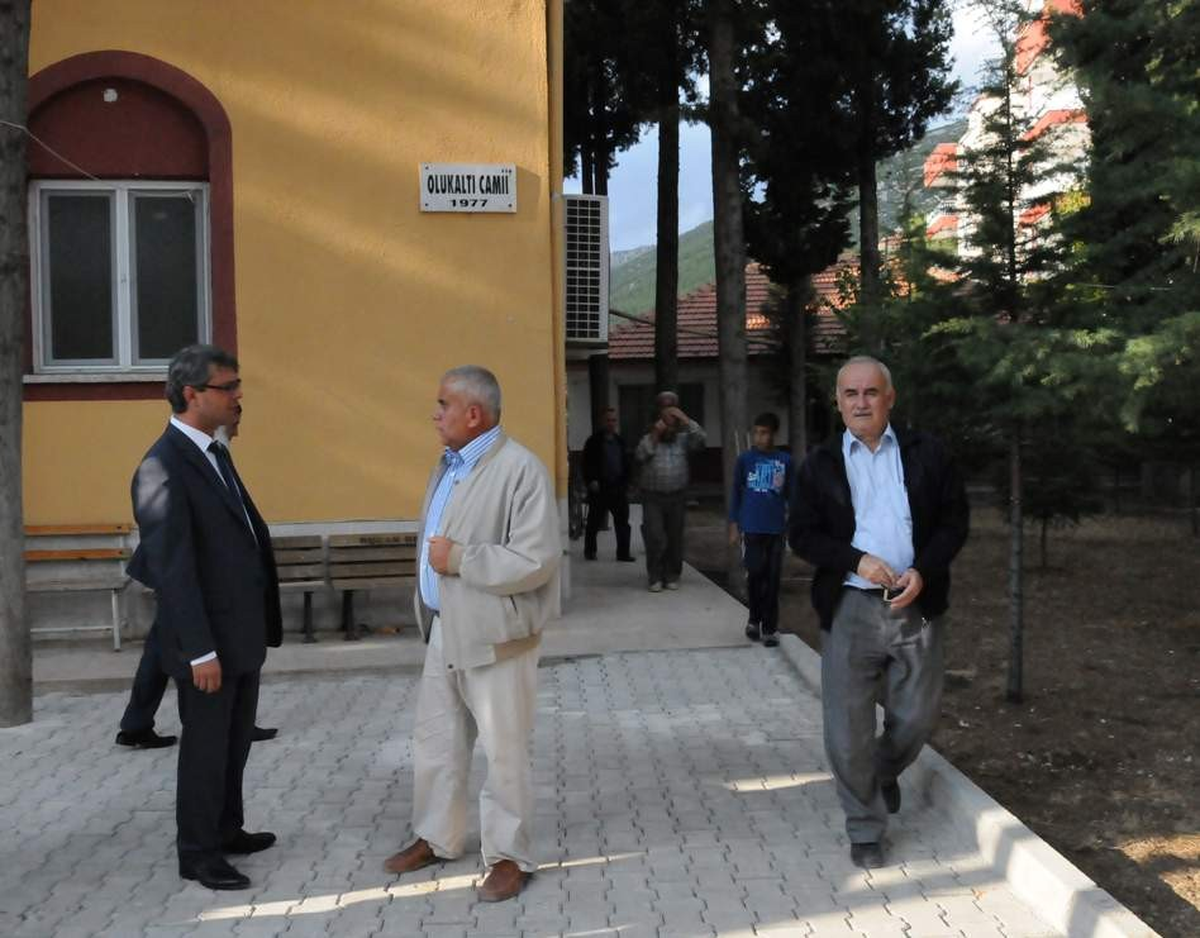 Bucak Belediyesi Camilerin Bakım Çalışmalarını Sürdürüyor