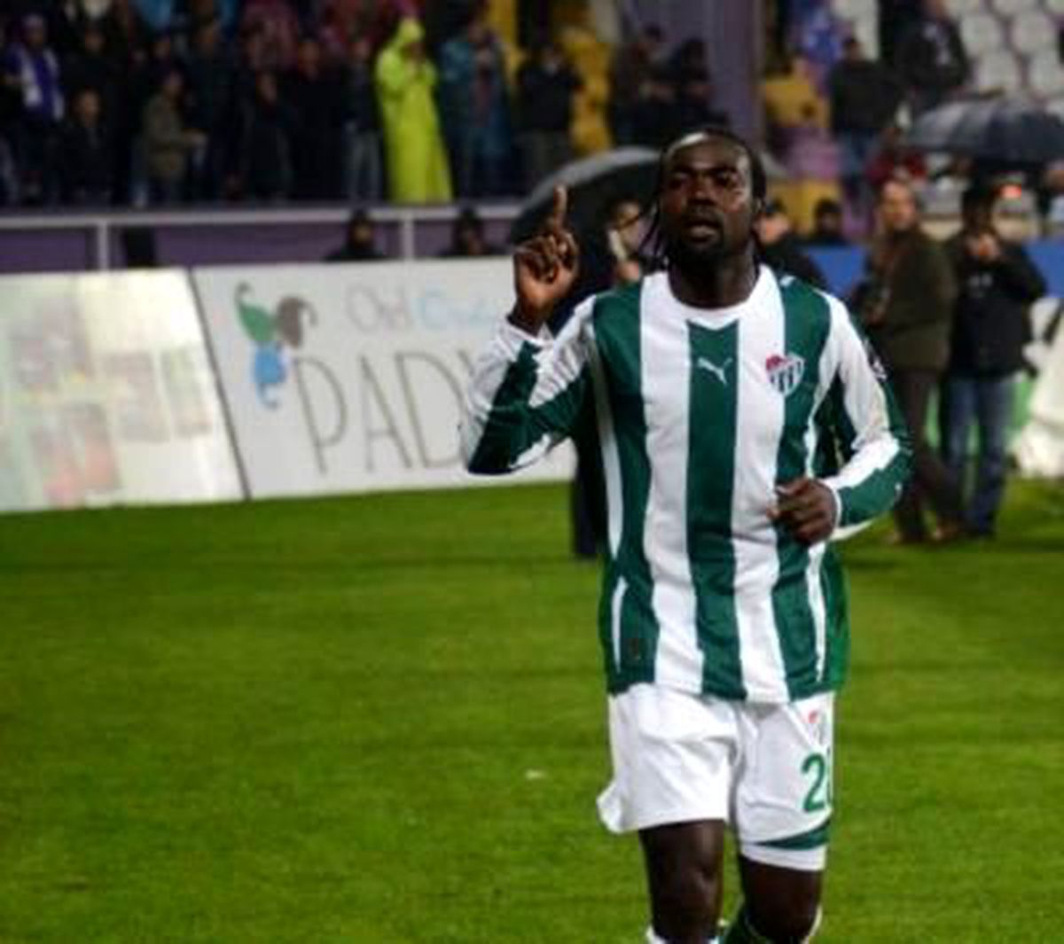 Bursasporlu Tagoe\'ye Talip Var