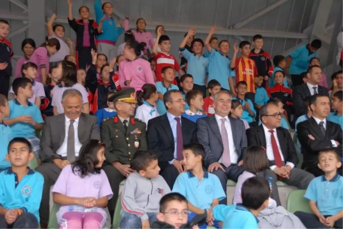 Denizli\'de Geleneksel Spor Oyunları Ciritle Başladı