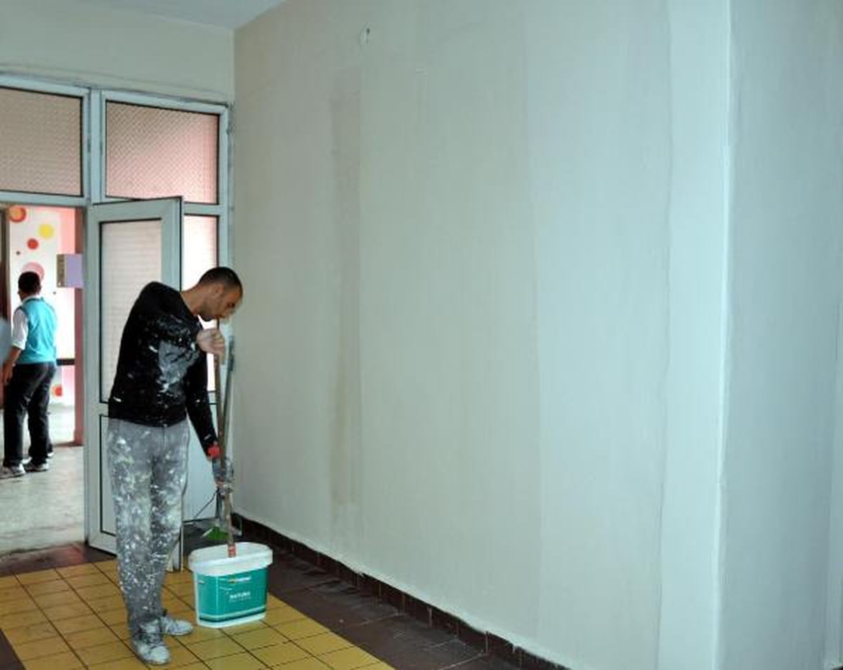Saldırılan Okulda Yaralar Sarılıyor
