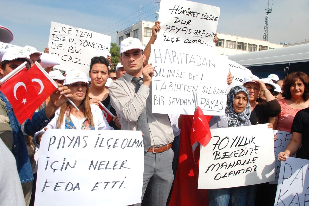 Hatay\'da Yol Kapatma Eylemi