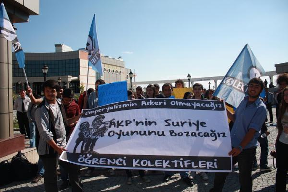 Kocaeli Üniversitesi\'nde \'Savaşa Hayır\' Eylemi
