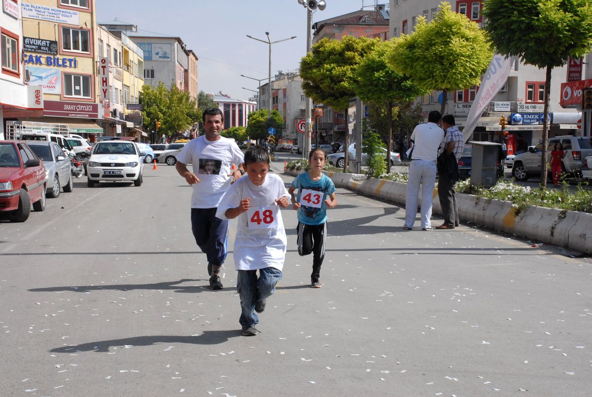 Küçük Kevser\'in Azmi Herkesi Şaşırttı