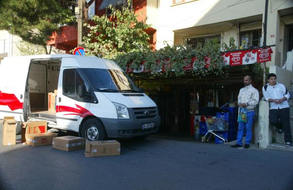 Maltepe\'de Sigara Dağıtım Aracından 50 Bin Liralık Soygun