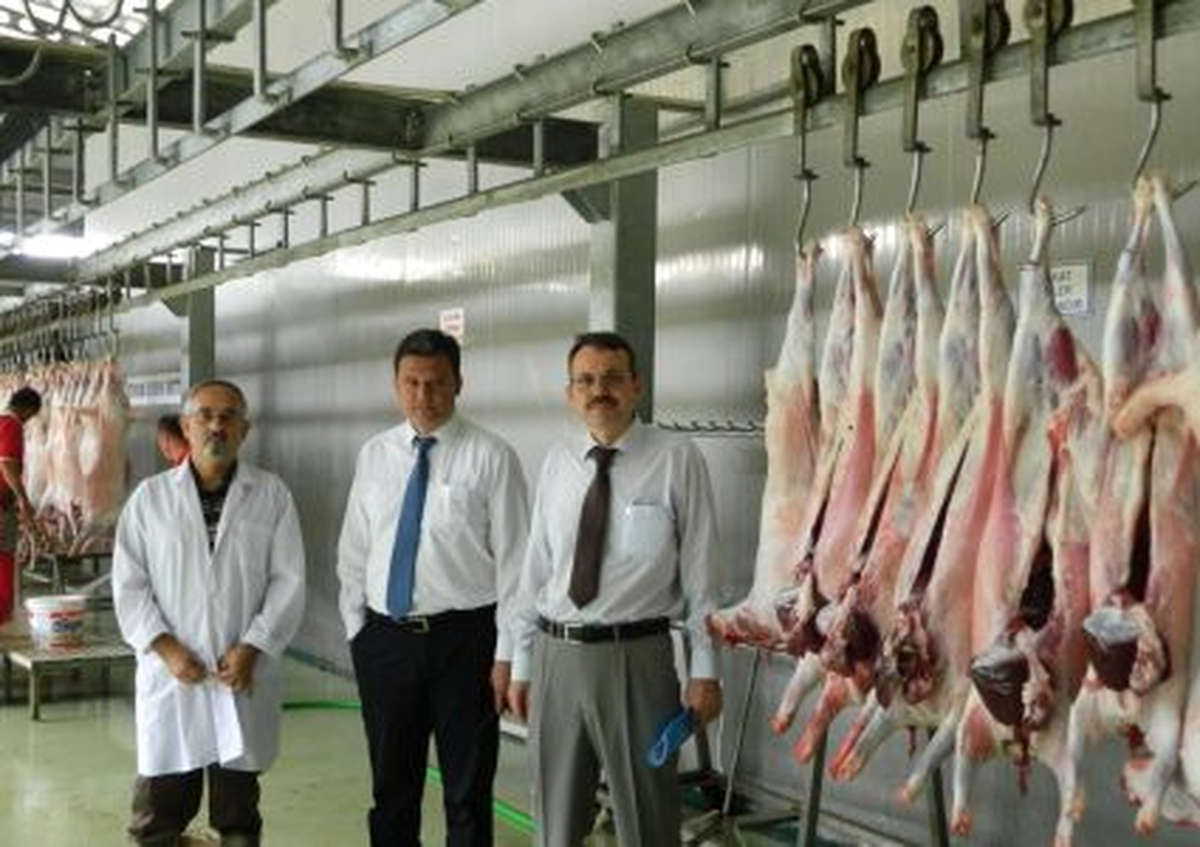 Manisa Belediyesi Et Kombinası\'nda Bayram Hazırlığı