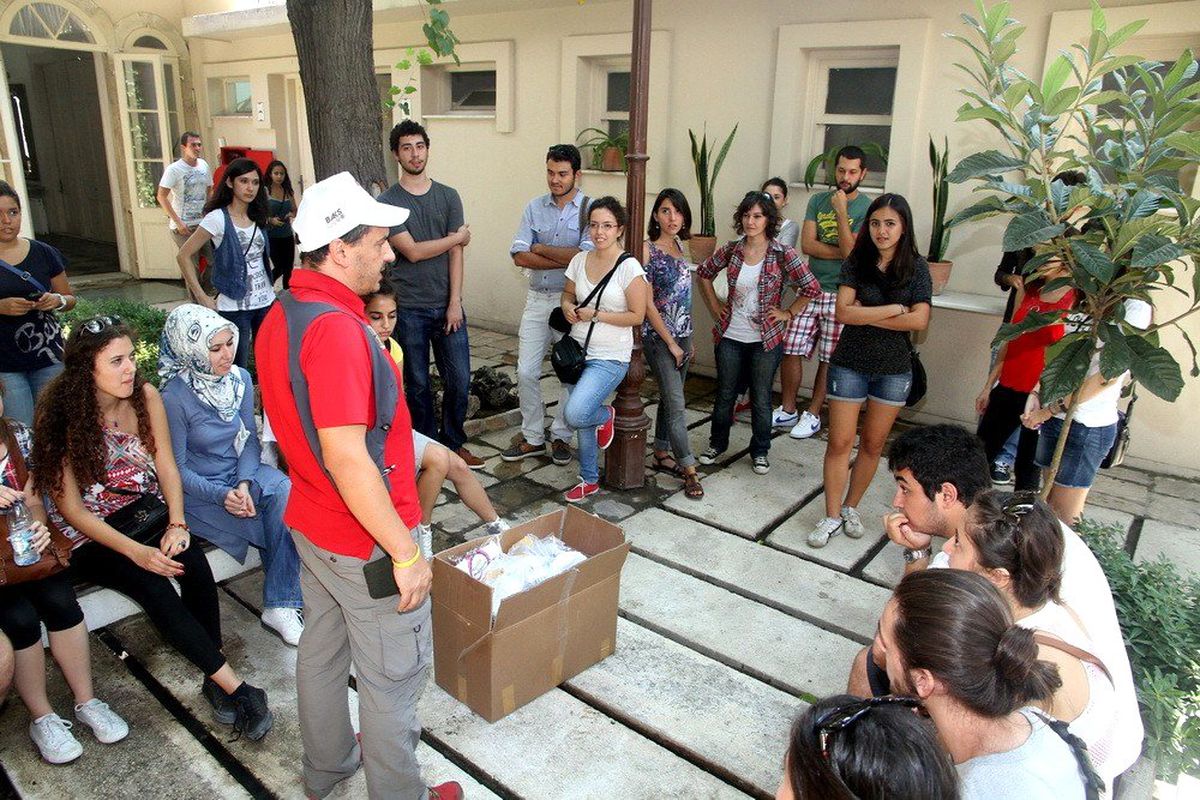 Mimarlık Öğrencileri Konak\'ta Mekan Bulmaca Oyunu Oynadı