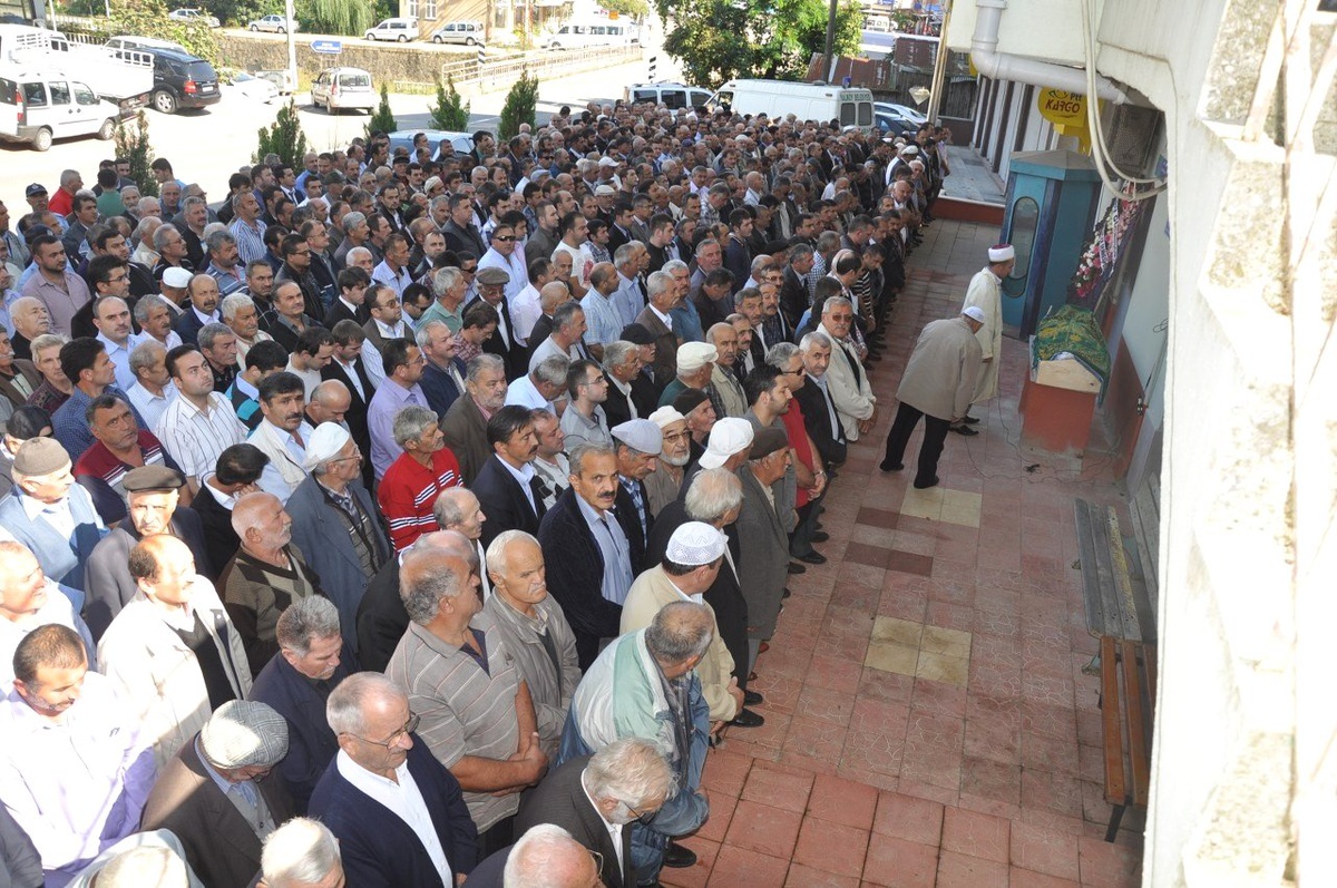 Otomobil Takla Attı: 1 Ölü, 1 Yaralı