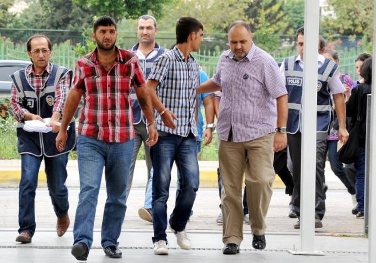 Sahte Başkomiser, Emekli Başsavcıyı 60 Bin Lira Dolandırdı