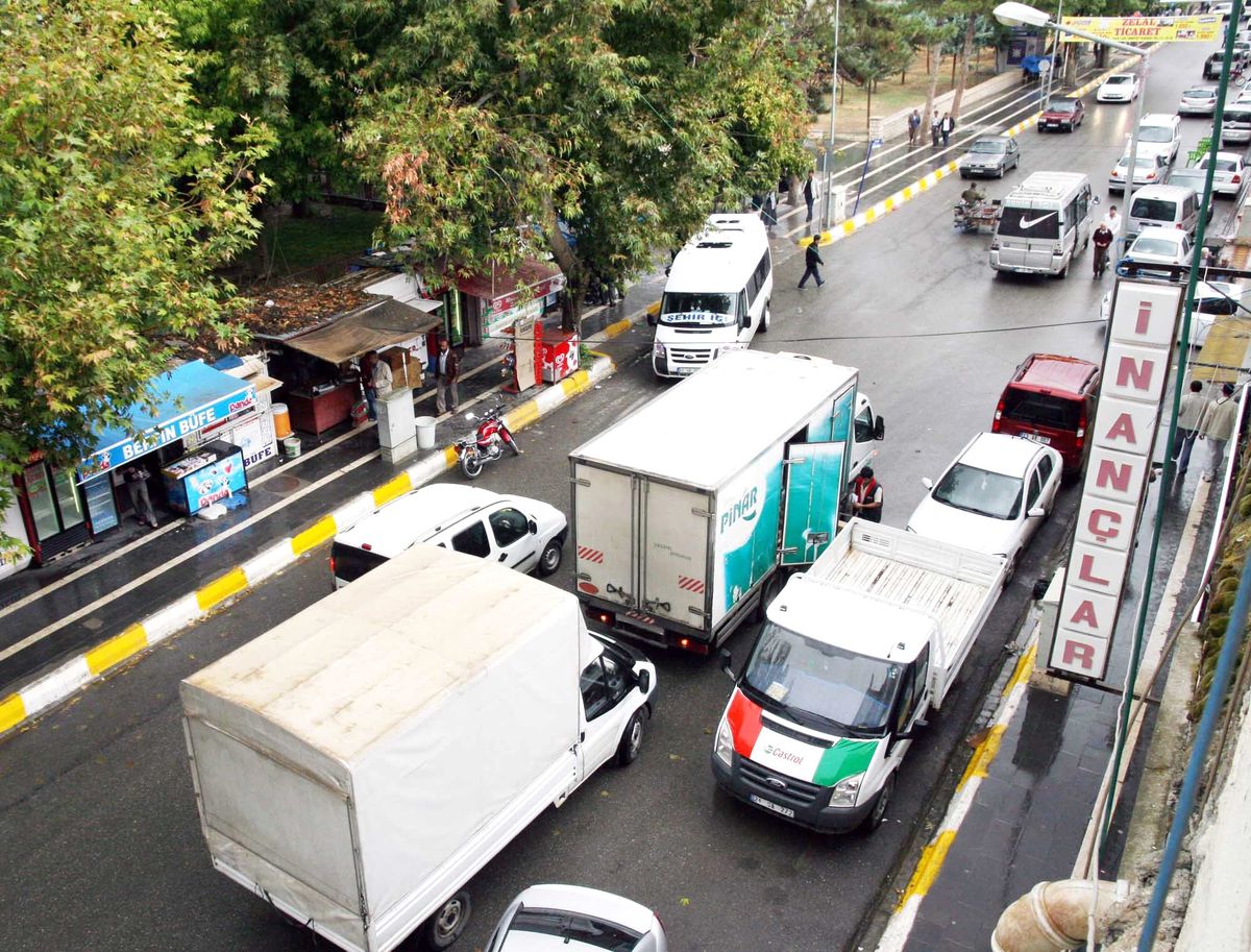 Silvan\'da Sürücüler Park Sorunundan Şikayetçi