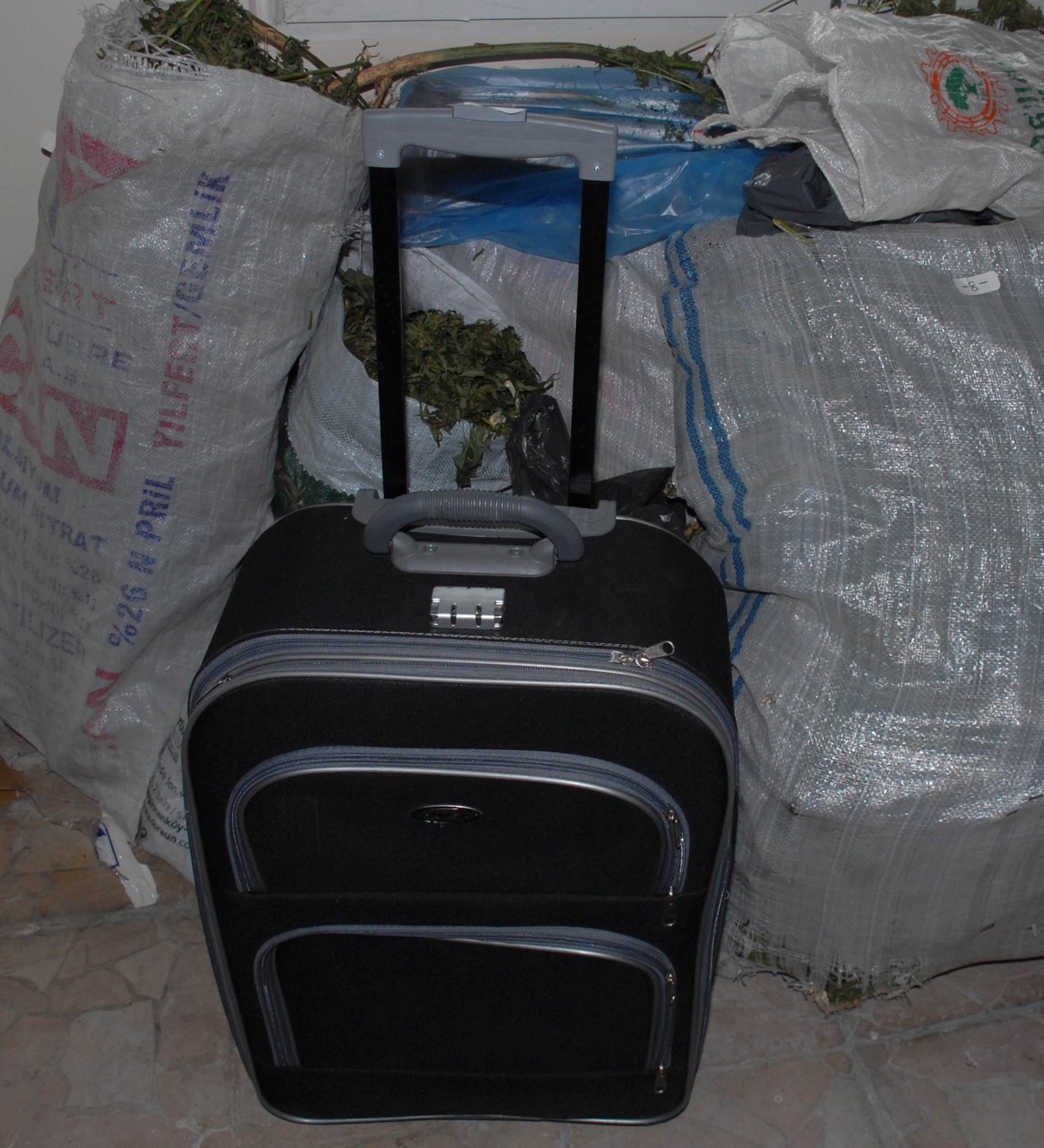 Yolcu Otobüsünde 10 Kilogram Esrar Ele Geçirildi