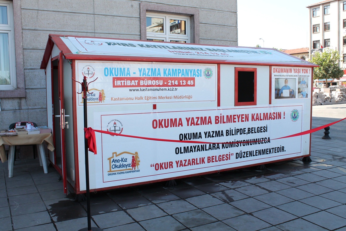 10 Kursiyere Okuma Yazma Belgesi Verildi