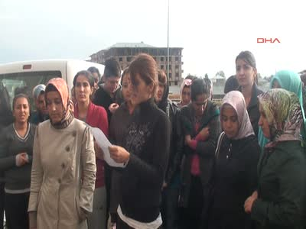 Ağrı Üniversiteli Kızlar, Yurt Sorunlarını Alkışlarla Protesto Etti
