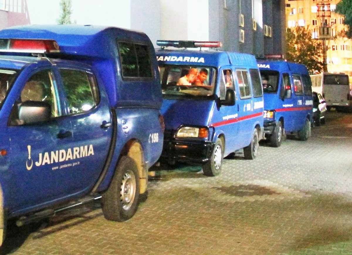 Balıkesir\'de Kaçak Göçmen Operasyonu
