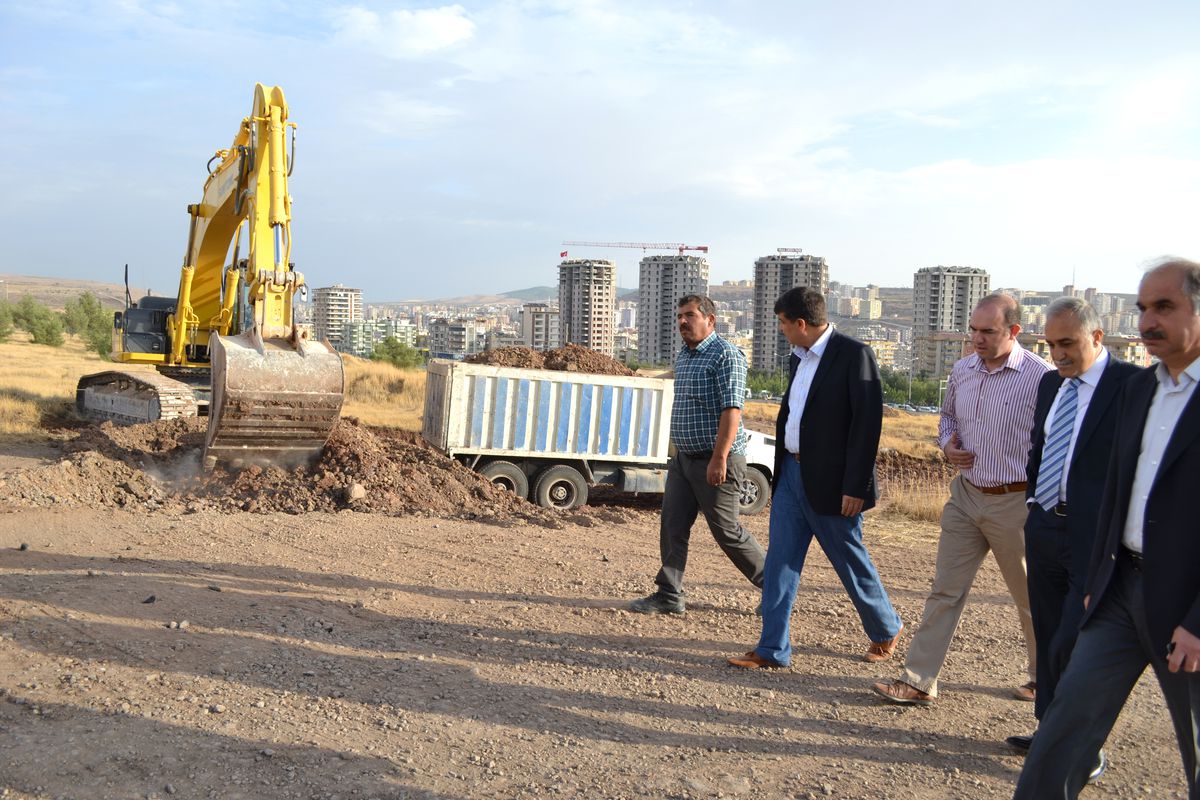 Başkan Fakıbaba, Tugayın İçinden Geçecek Çevre Yolunda İncelemelerde Bulundu