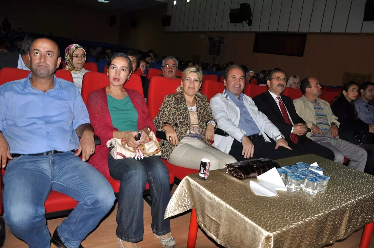 "Bir Garip Adem" Bafra\'da Sahnelendi