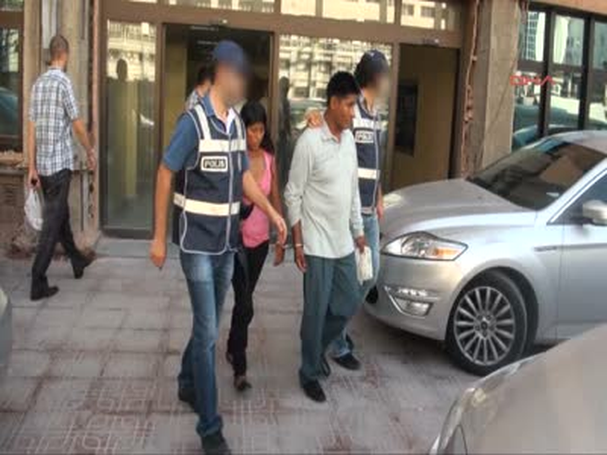 Bolivyalı Çiftin Midelelerinden 145 Prezervatif İçinde Uyuşturucu Çıktı