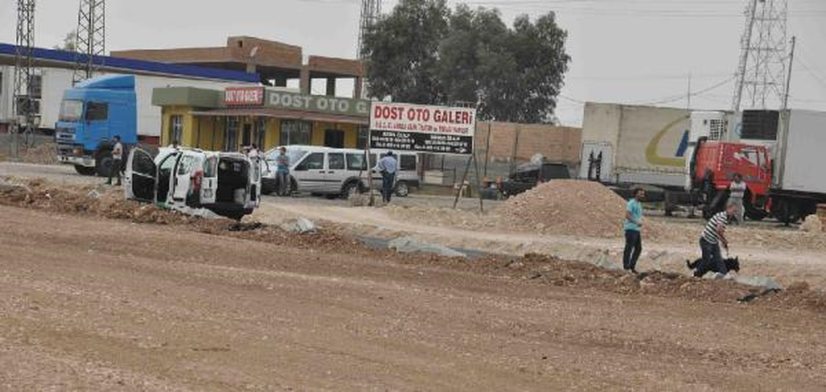 Bomba Yüklü Sanılan Araçtan Kaçak Cep Telefonu Çıktı