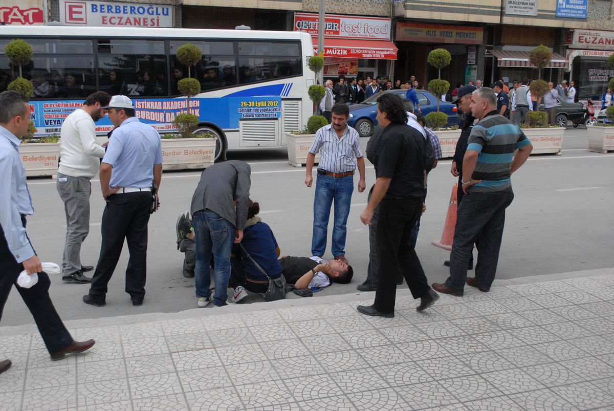 Burdur\'da Bıçaklı Kavga: 1 Yaralı