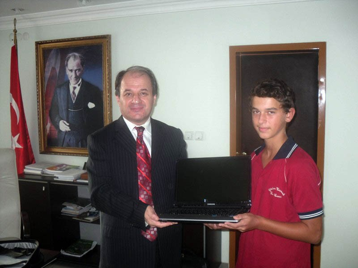 Çiftlikköy\'de Başarılı Öğrenciler Ödüllendirildi