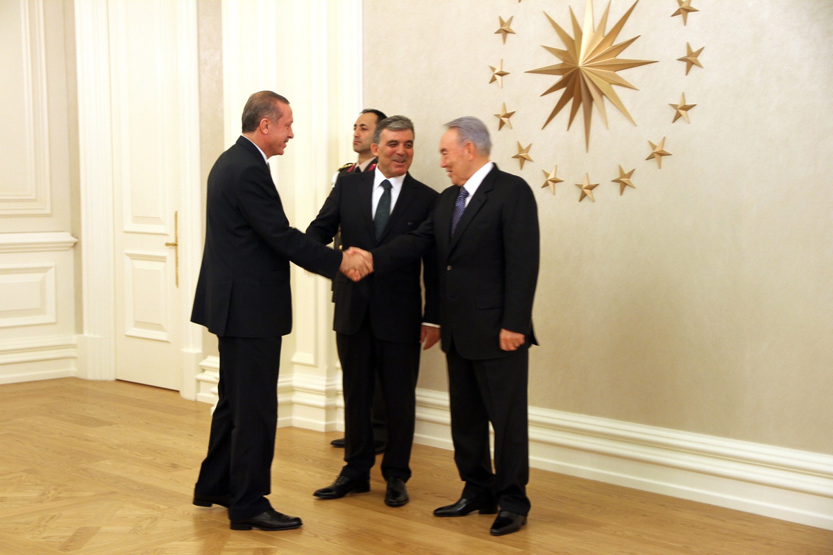 Cumhurbaşkanı Gül, Kazak Mevkidaşı Nazarbayev Onuruna Akşam Yemeği Verdi