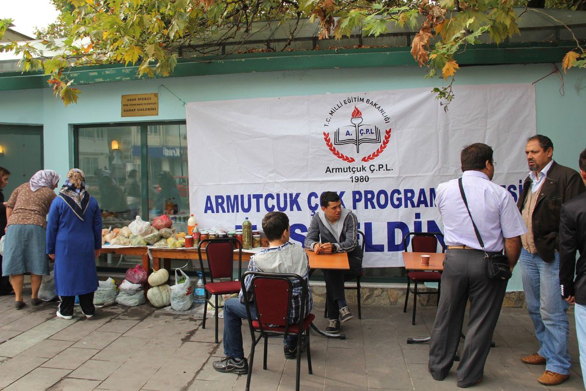 Ereğli\'de Okul Yararına Kermes