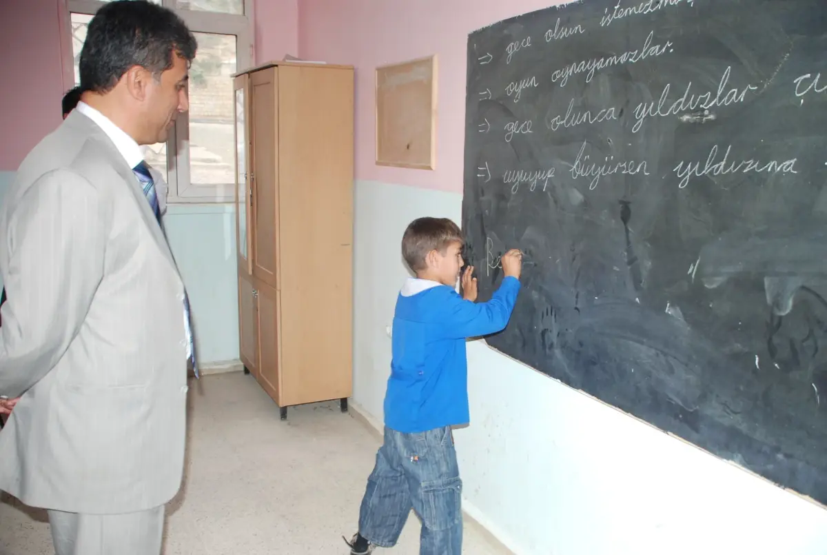 Hani Kaymakamı Duman Okullarda İncelemelerde Bulundu