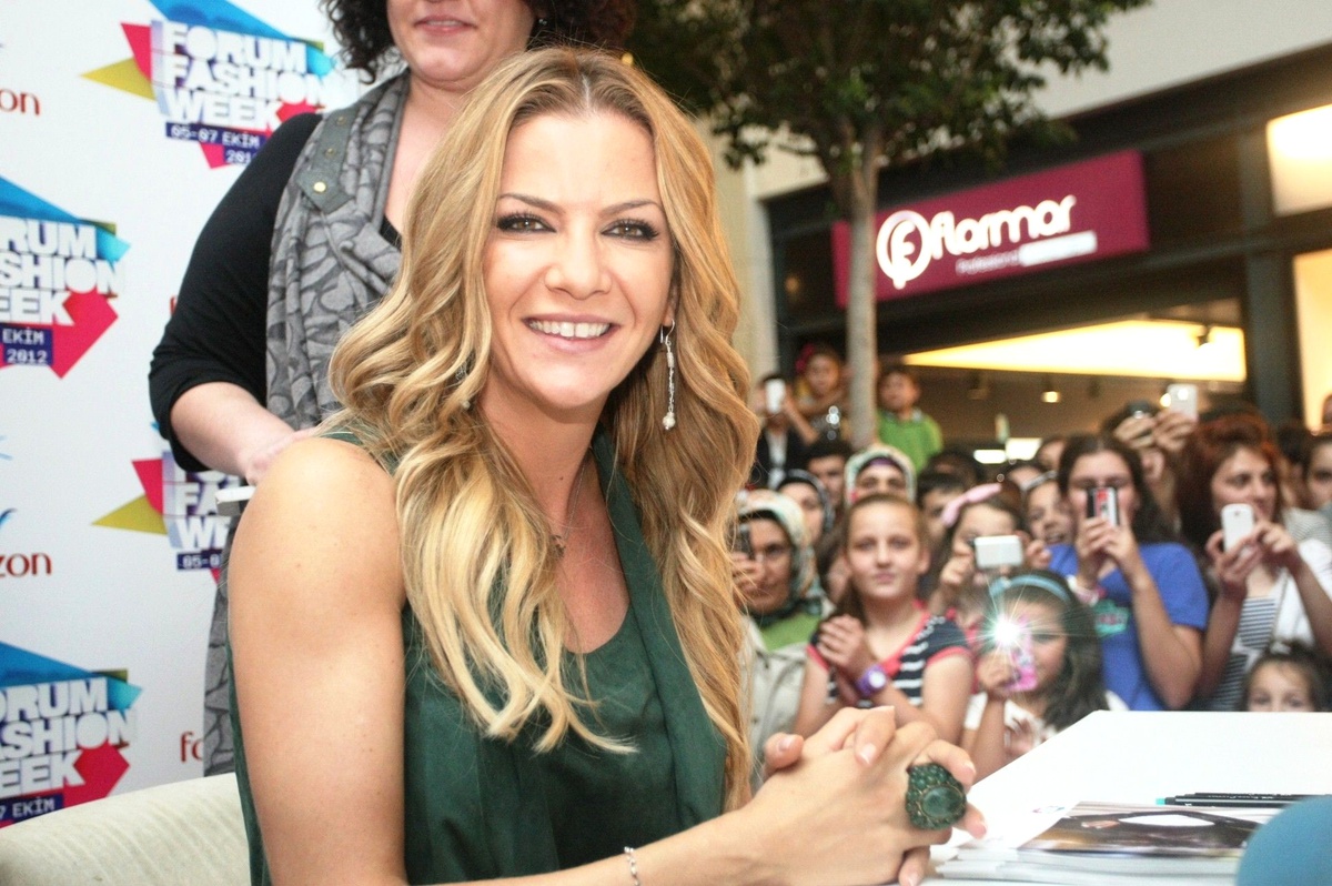 Ivana Sert Cannes\'da Fırtınalar Estirdi
