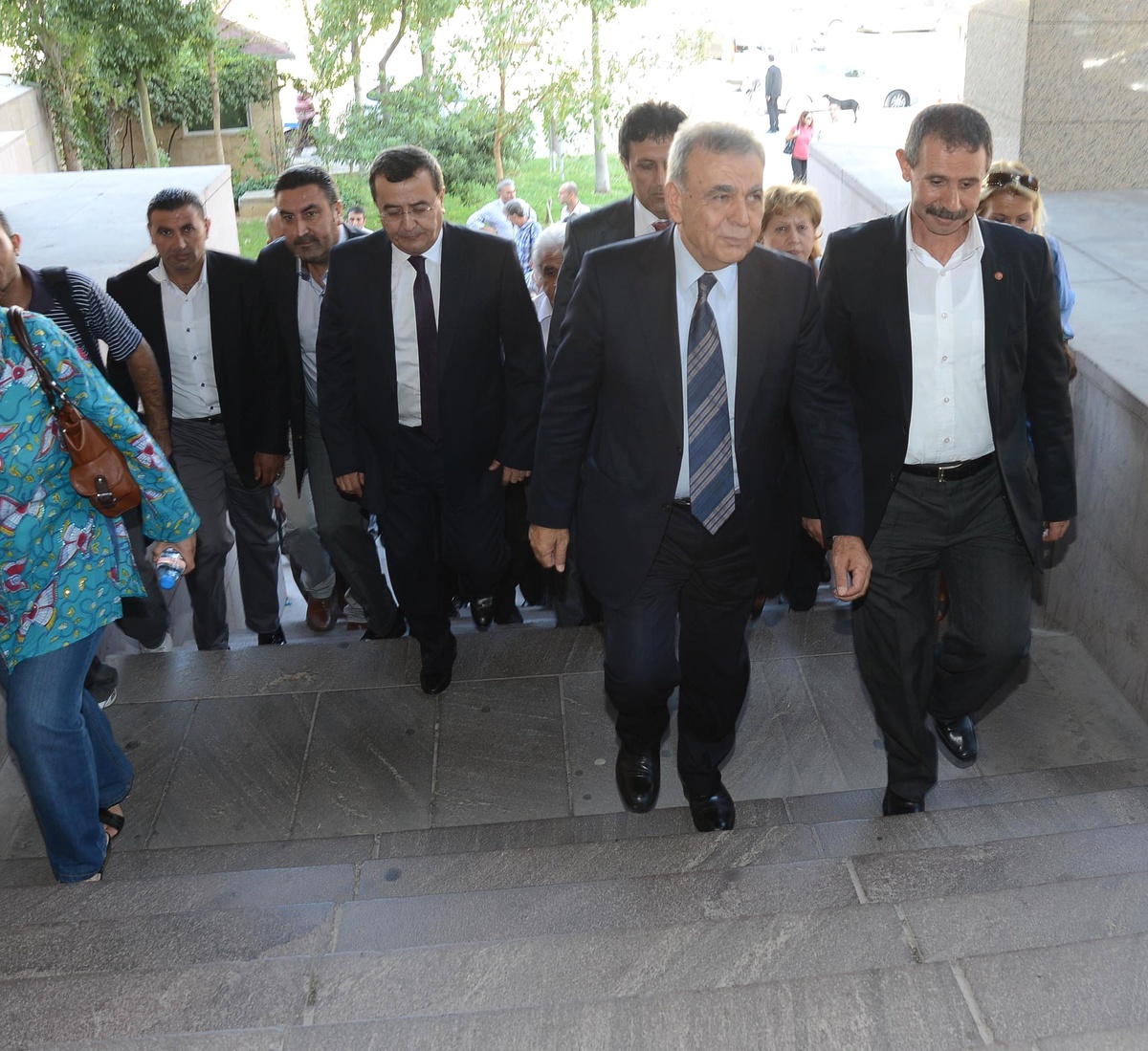 İzmir Büyükşehir Belediyesi Davası Ertelendi