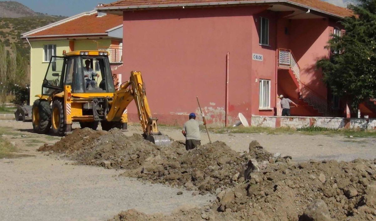 Naşa Kaplıcaları\'nda Sıcak Su Tesisatında Yenileme Çalışması
