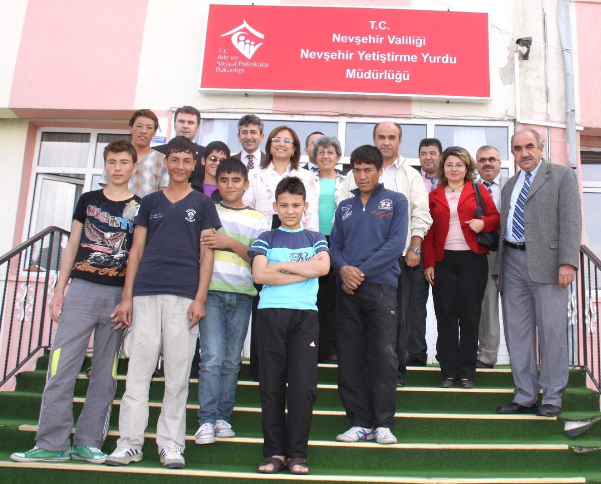 Neü Rektörü Kılıç\'tan Kimsesiz Çocuklara Ziyaret