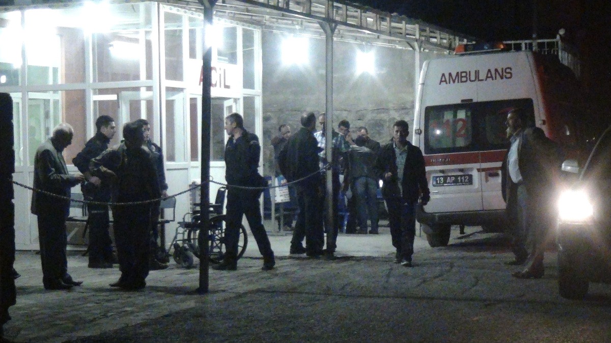 Pikap Yola Çıkan İneğe Çarptı: 5 Yaralı