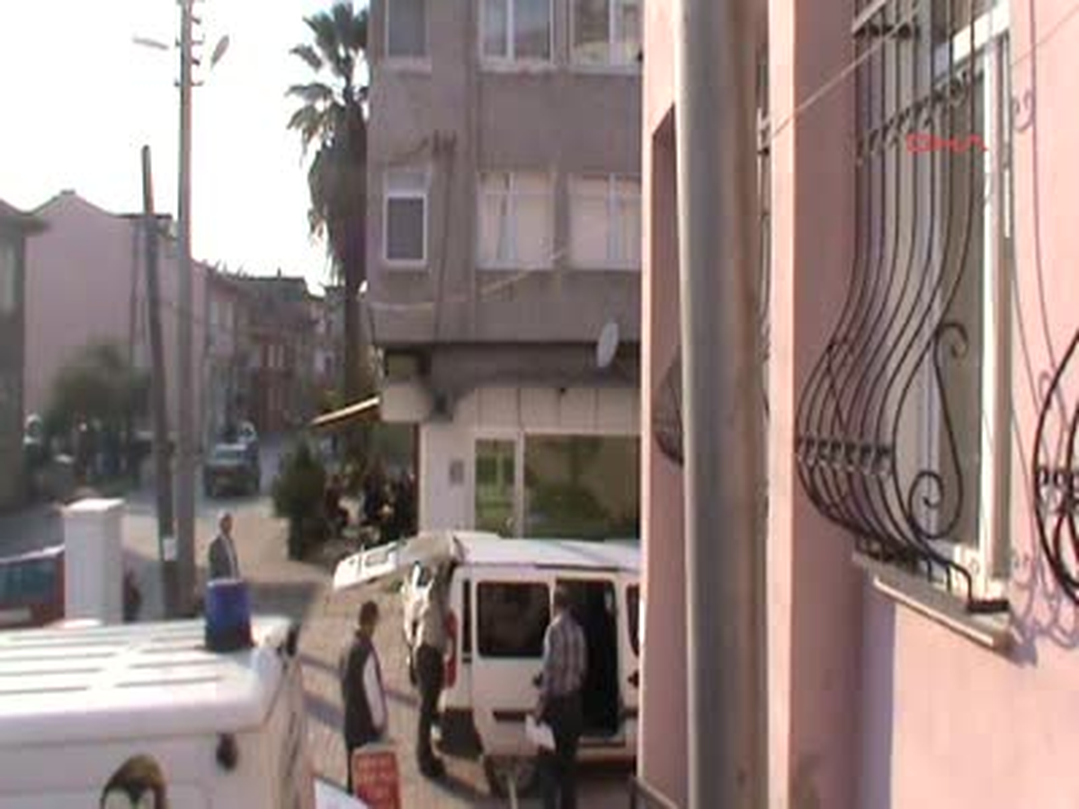 Sakarya Dayak Yemekten Korkan Sahte Kimlikli Hırsızlık Zanlısı Polise Sığındı