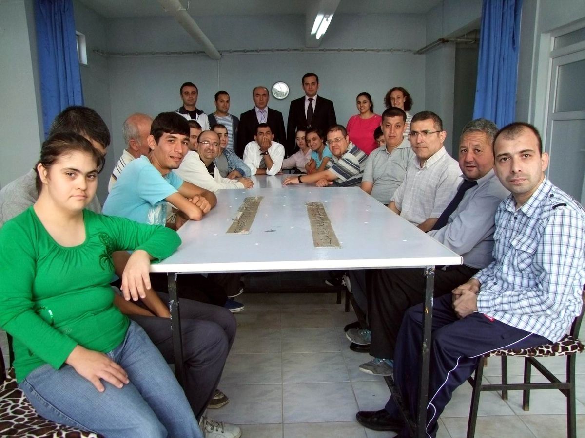 Salihli\'de 27 Engelli Genç İçin Kurs Açıldı
