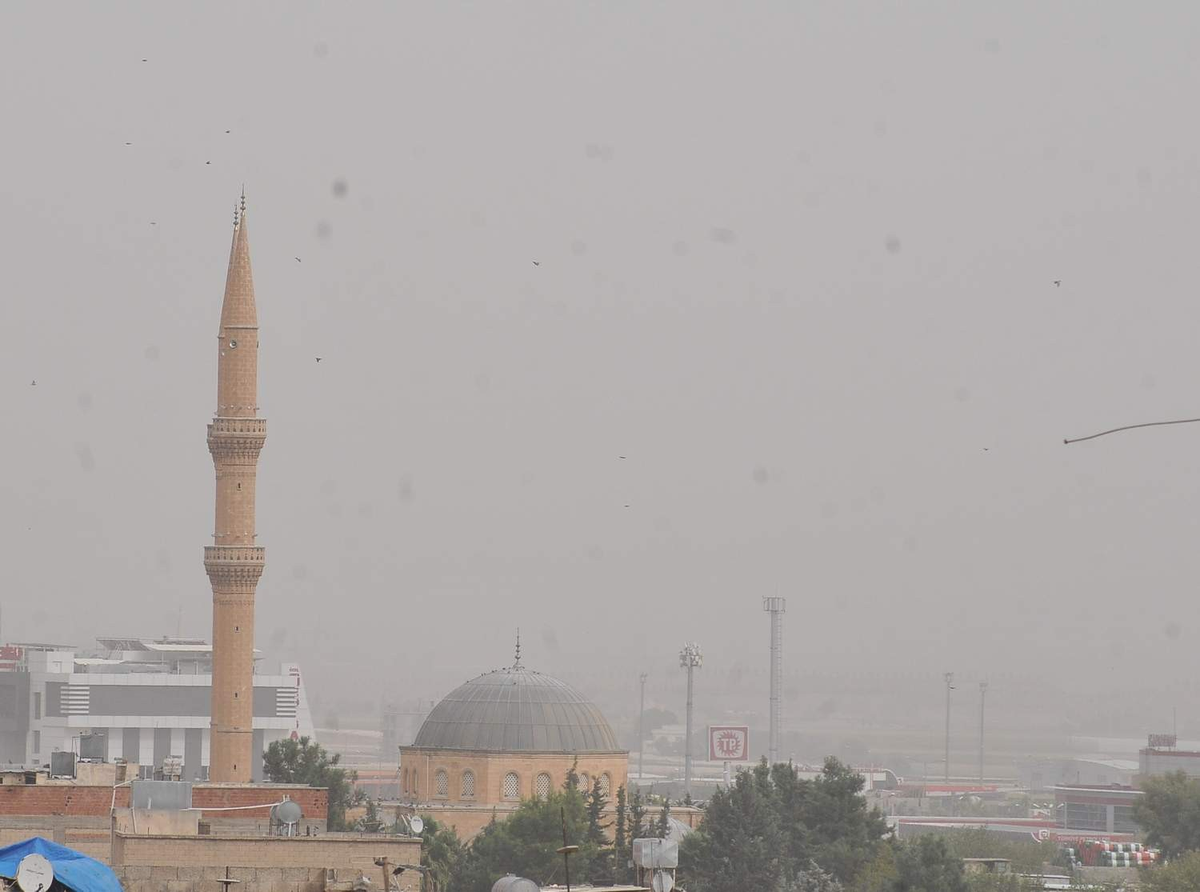 Şanlıurfa\'yı Tekrar Toz Bulutu Sardı