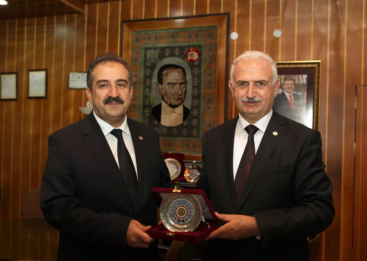 Sayıştay Başkanı Doç. Dr. Recai Akyel Rektör Koçak\'ı Ziyaret Etti