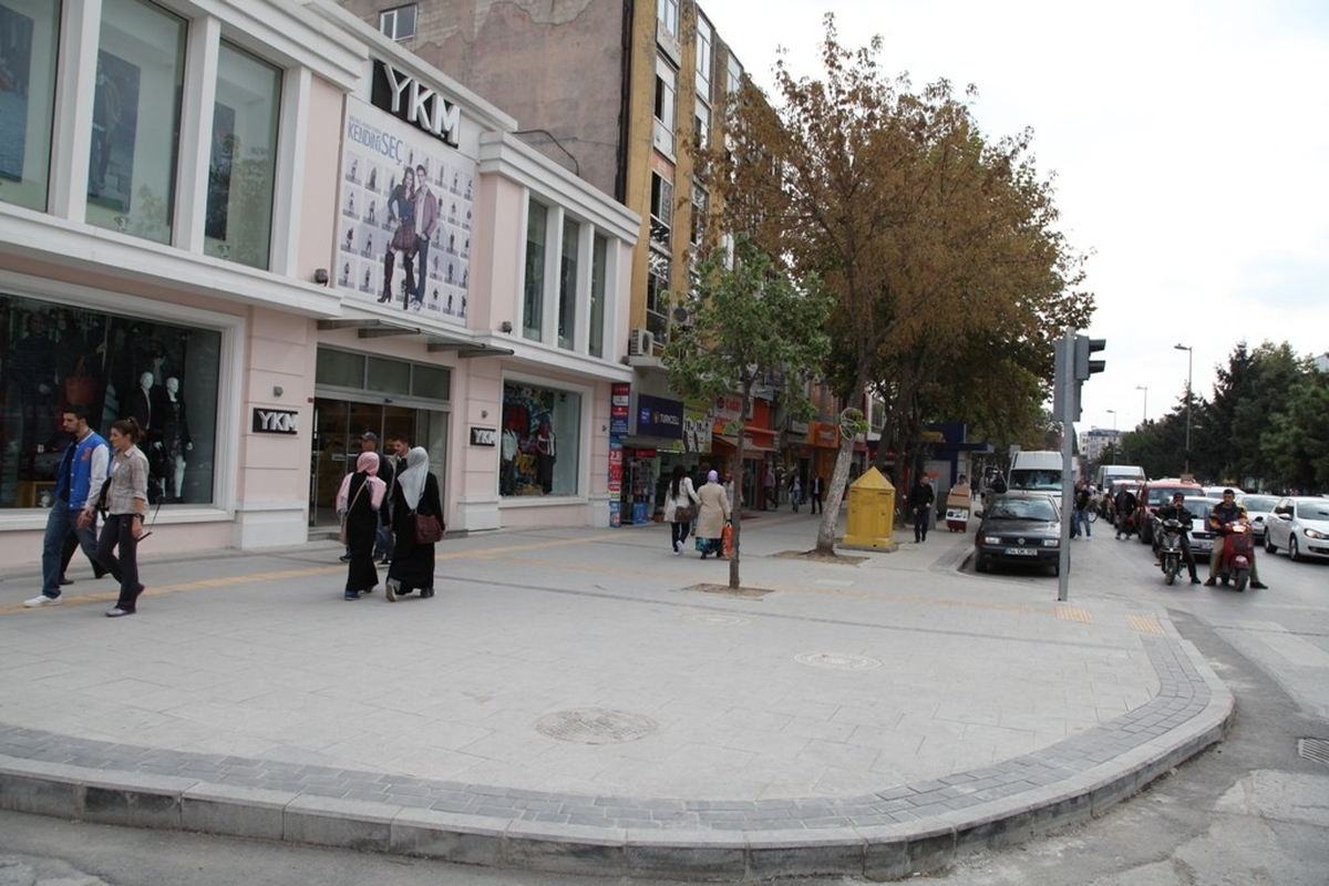 Sıra Aydınlatma ve Şehir Mobilyalarında