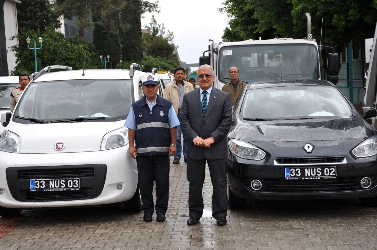 Tarsus Belediyesi, 12 Yeni Aracı Daha Halkın Hizmete Sundu