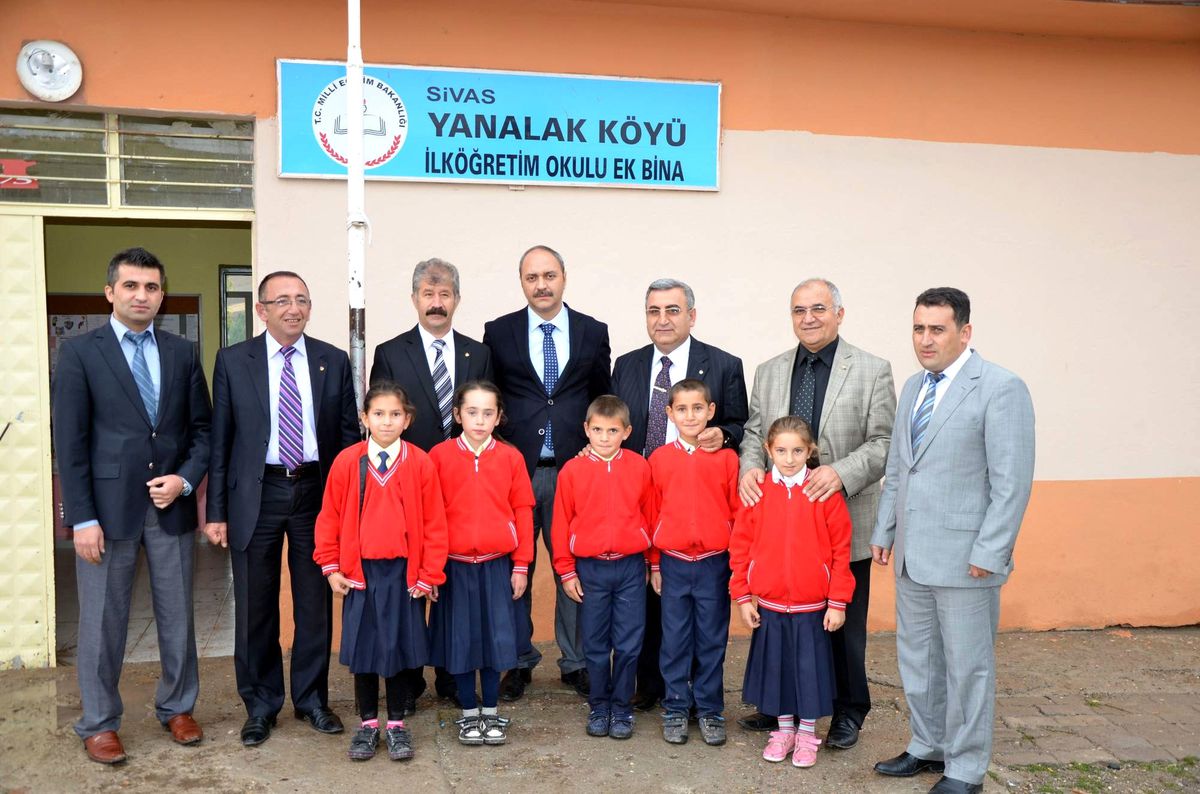 Ticaret Borsası\'ndan İlköğretim Okuluna Destek