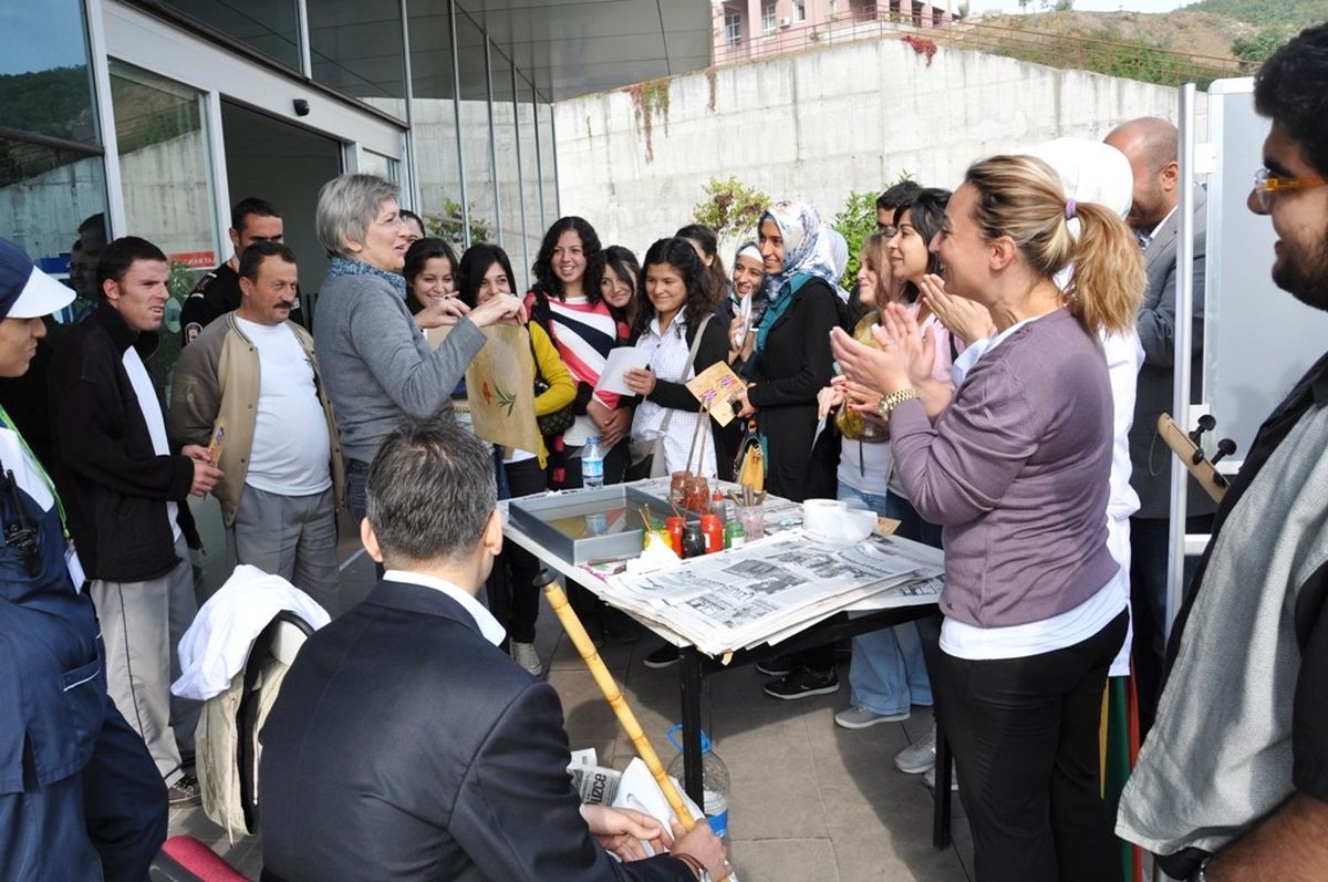 Üniversiteden Gençlik Merkezine İlgi