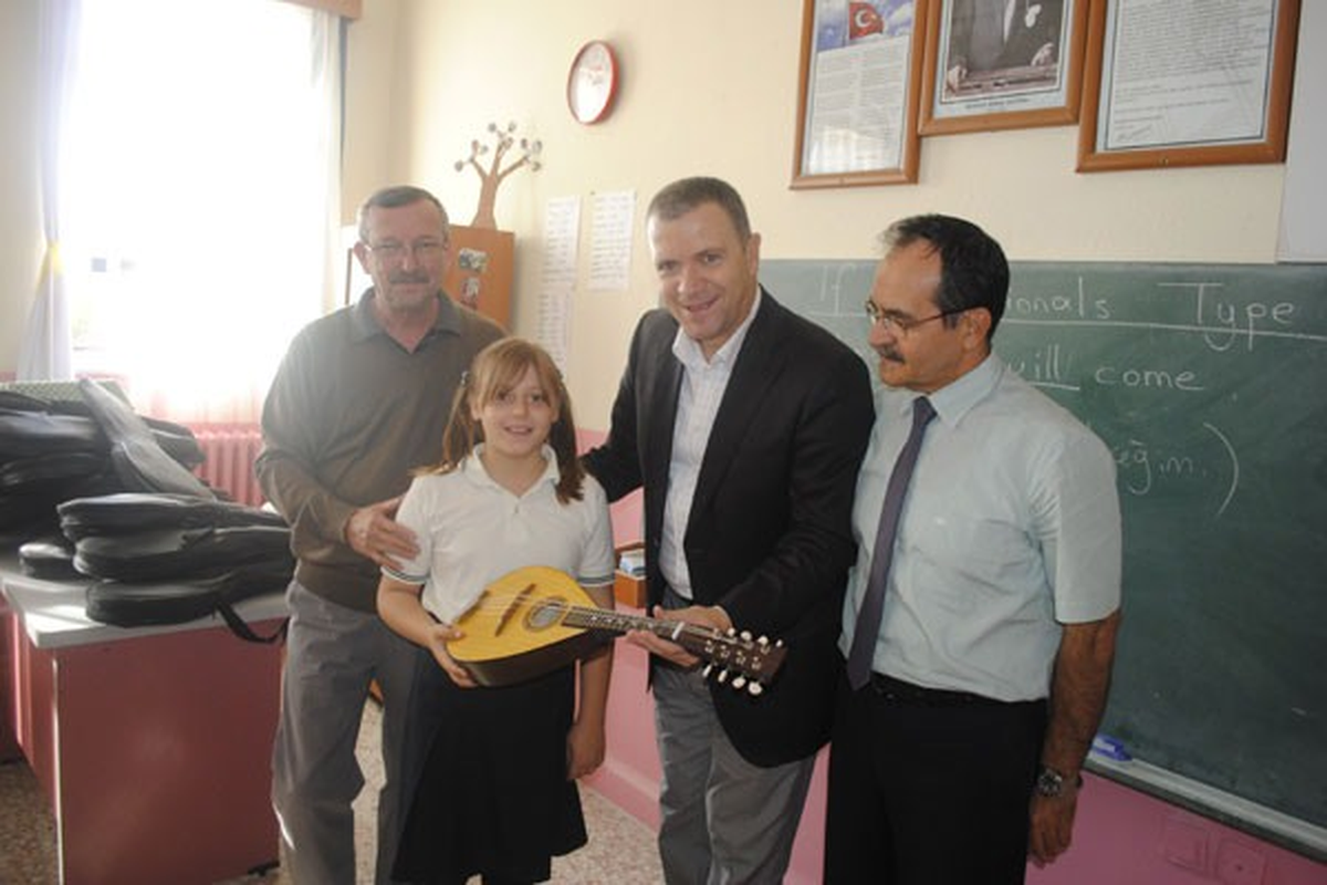 Uzunköprü Belediye Başkanı Av. Enis İşbilen 'Den Eğitime Destek